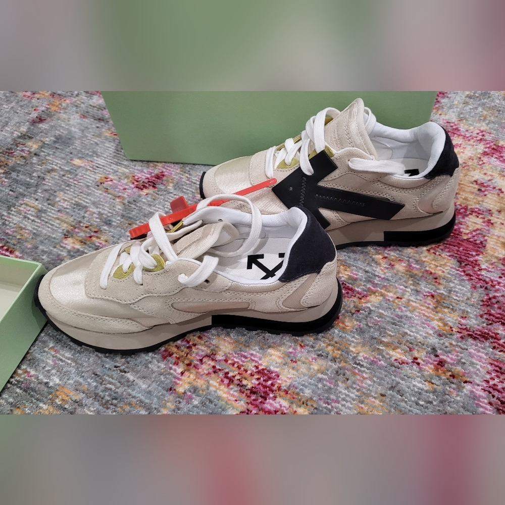 Off-White Sneakers